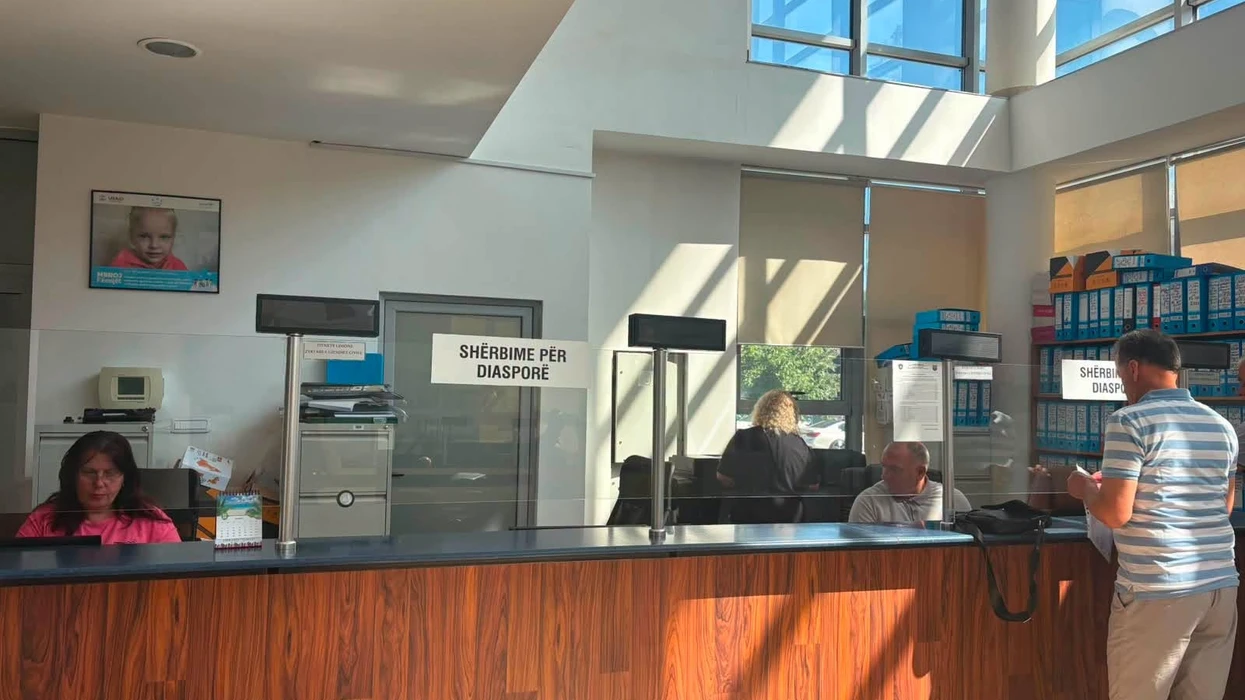 Komuna e Kamenicës krijon linja të gjelbra dhe vende të rezervuara parkimi për bashkatdhetarët