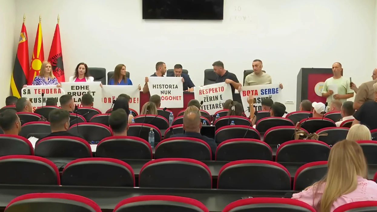 Tensione në Këshillin e Komunës së Tetovës, këshilltarët e BDI-së lëshojnë seancën