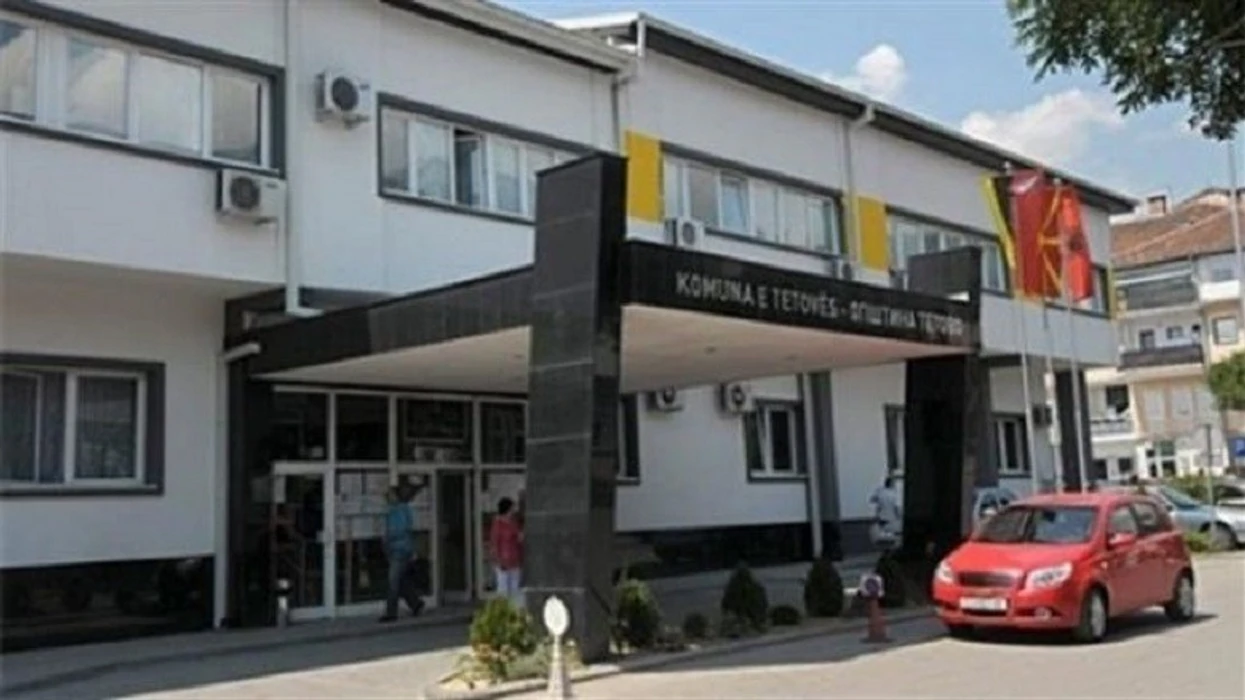 Tetova zgjedh emra të rinj për rrugët, në listë mbi 60 figura shqiptare, maqedonase dhe ndërkombëtare