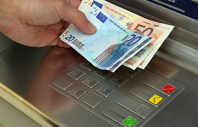 Dyshime për falsifikim parash, konfiskohen 573 euro në Qagllavicë 