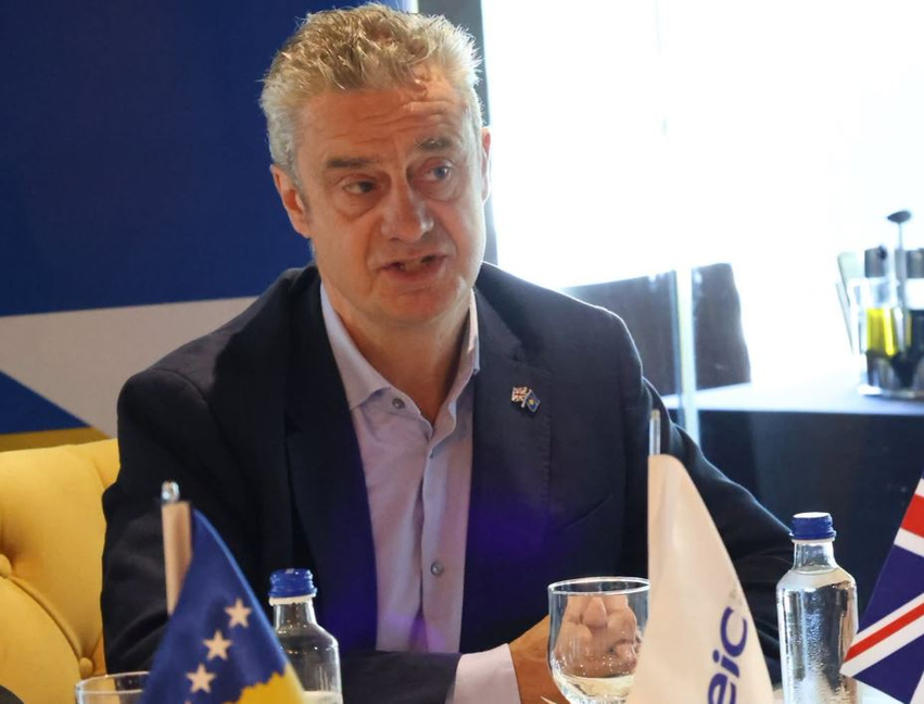 Hargreaves për takimet me Maqedoncin dhe Jasharin  Mbështetje për FSK në për përafrim me strukturat e NATO s