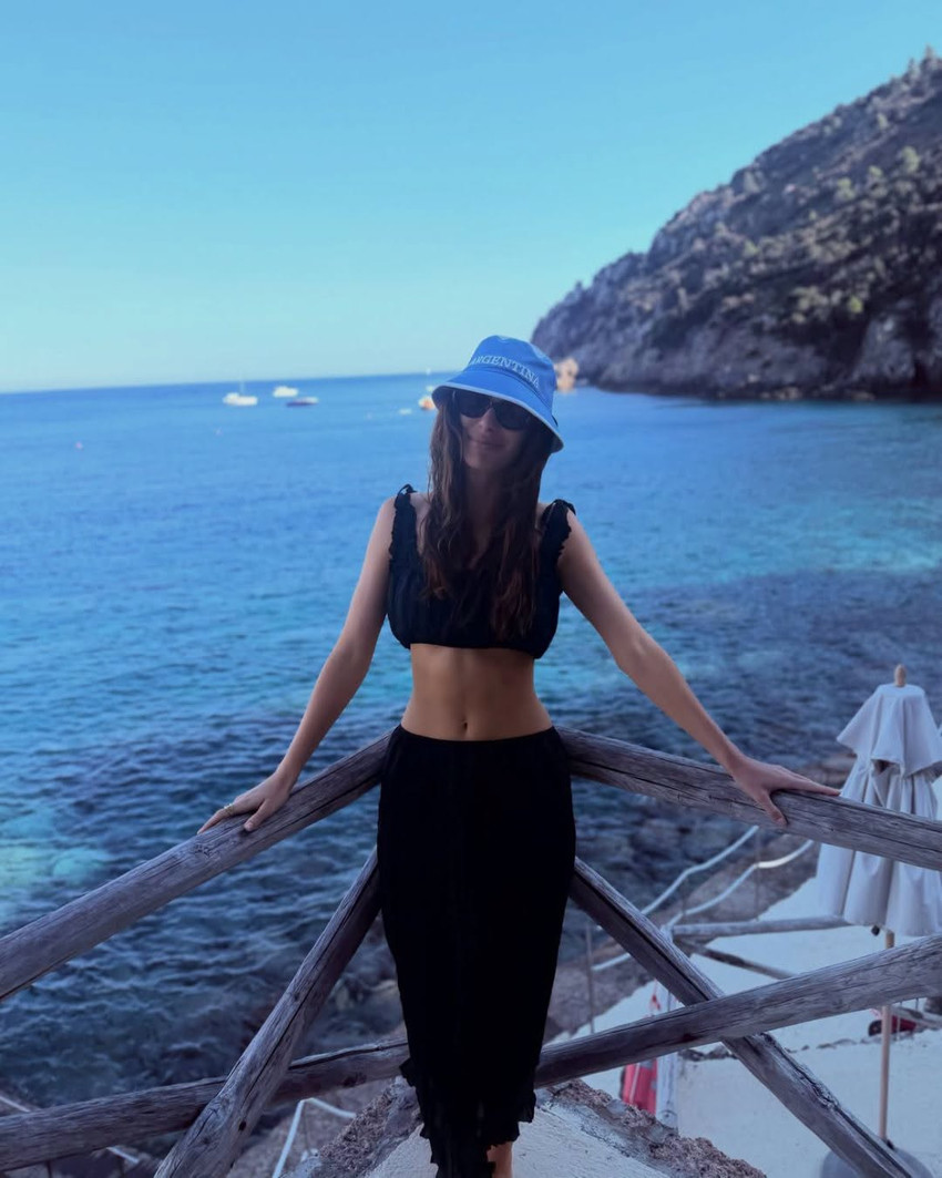 Camila Morrone nuk e fsheh krenarinë për Argjentinën, edhe gjatë pushimeve në Itali 3 Image