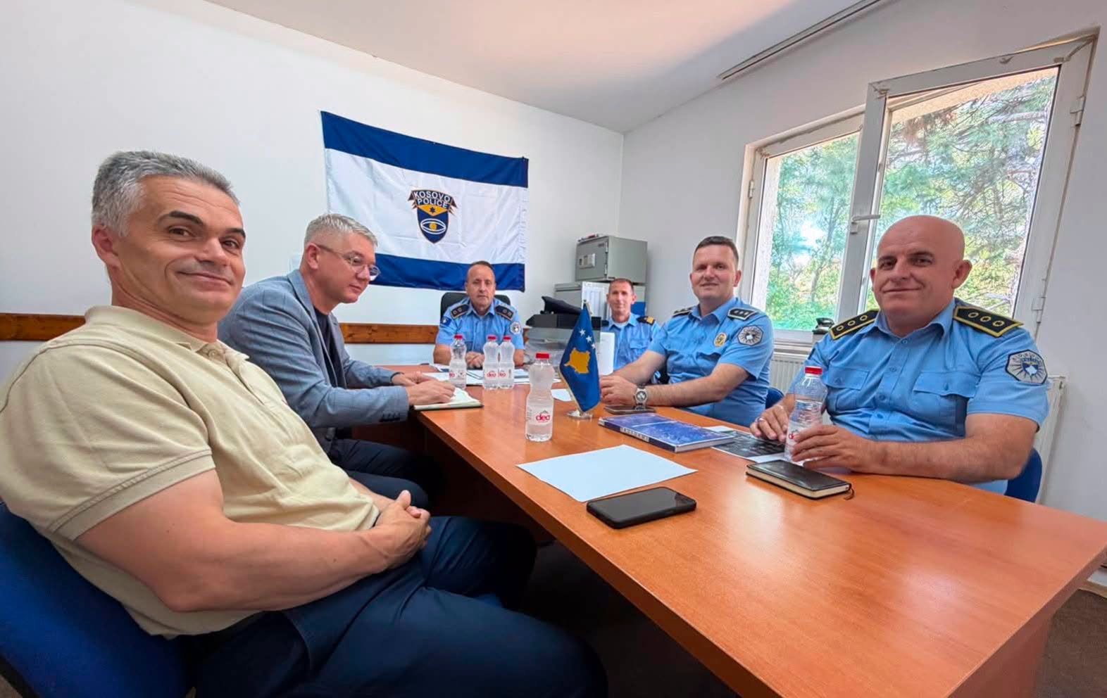 Drejtori Rajonal i Policisë në Gjilan zhvilloi takim pune me udhëheqësit e gjykatave Gjilan dhe Novobërdë