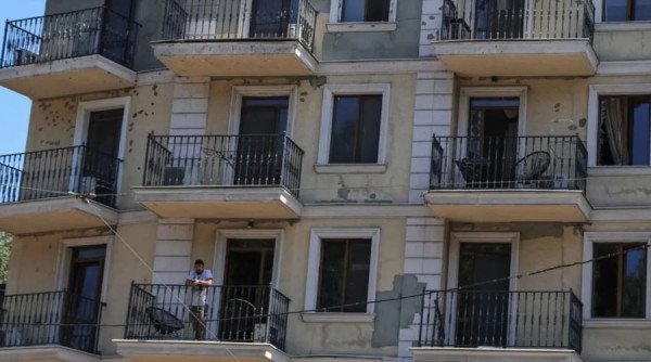 ​Tetë të vrarë nga sulmet ruse në Ukrainë, Kievi godet cisternat ruse të naftës