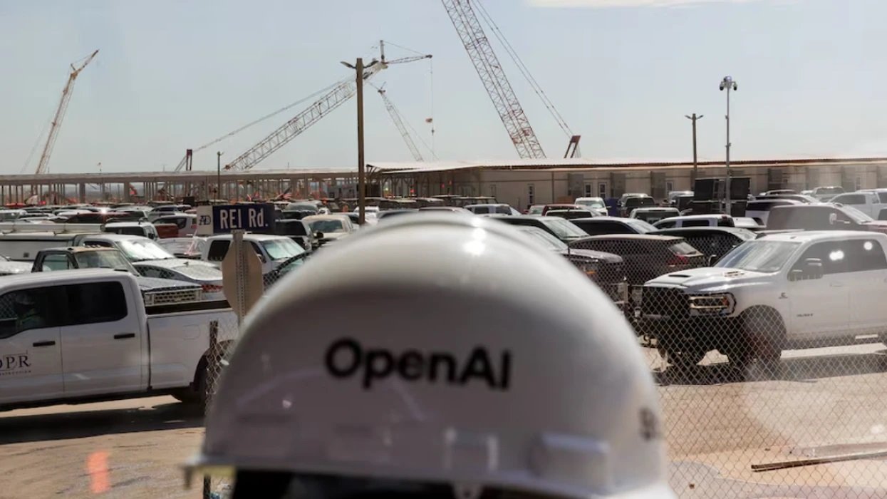 OpenAI po zhvillon pajisjen e parë inteligjente në formën e një altoparlanti