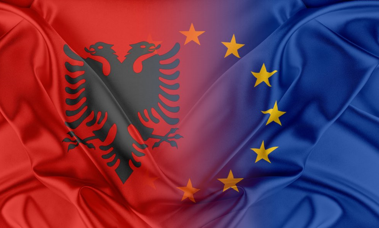 Pas mbylljes së tre kapitujve me BE-në, analisti rendit sfidat që ende e ndajnë Shqipërinë nga anëtarësimi