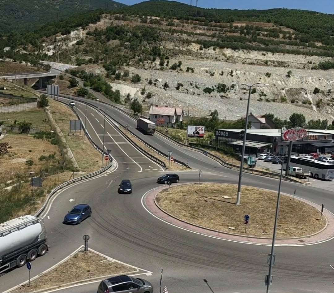 Helmimi në Han të Elezit, Policia interviston pronarët e dy lokaleve 