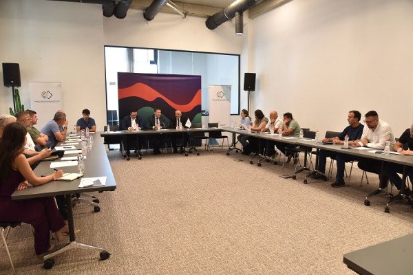 ​DHTIK dhe Dogana diskutojnë për sfidat e bizneseve dhe lehtësimin e eksporteve
