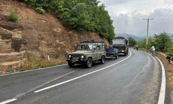 Ministria e Mbrojtjes anulon tenderin për mirëmbajtjen e autobusëve të FSK-së 