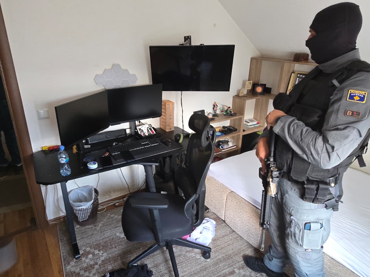 Arrestohet në Prizren një i dyshuar për krime kibernetike, dyshohet se keqpërdori të dhënat e kartelave bankare të shtetasve amerikanë