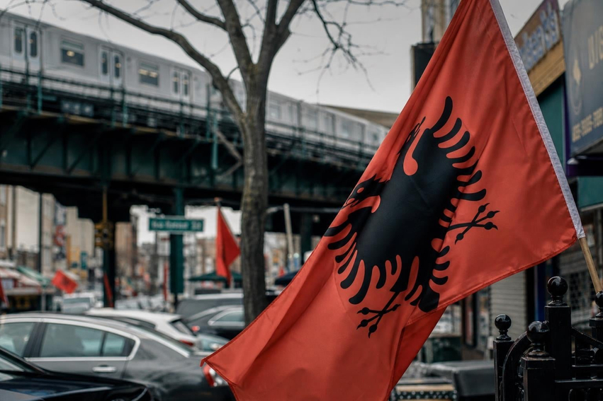 Shqipëria e Vogël në Bronx  Një Komunitet i formuar nga historia  vështirësia dhe shtëpia