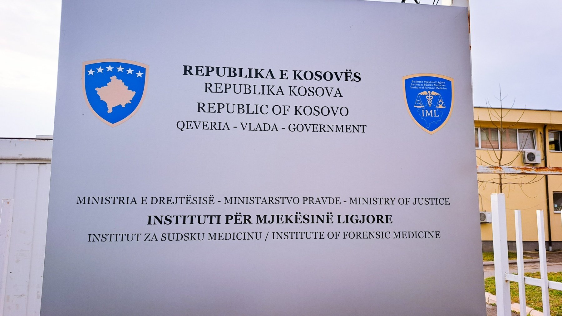 Zjarret e 2023-ës paralizuan laboratorët e IML-së, mbi 700 raste në pritje 