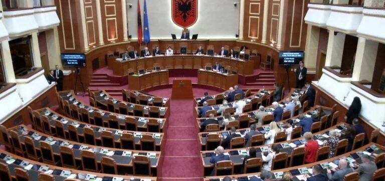 Kuvendi mblidhet sot, opozita në bojkot