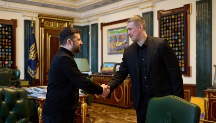 Zelensky e shkarkon ministrin e Mbrojtjes