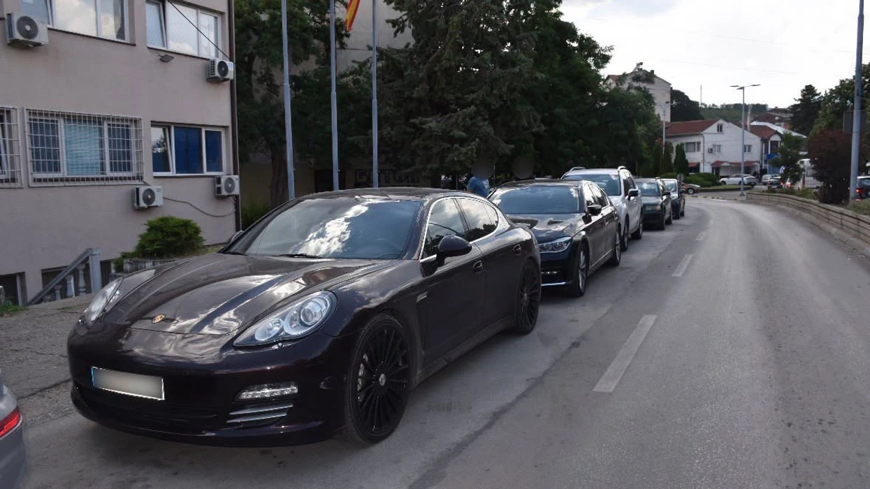 MPB: Janë sekuestruar gjashtë automjete dhe pasuri e paluajtshme të Aleksandar Llazarov nga Koçani