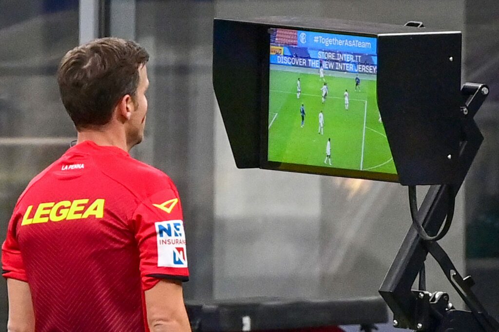 Ndryshojnë rregullat në Itali, VAR për karton të verdhë dhe goditje këndi