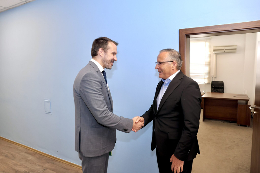 Hamza priti ambasadorin jorezident të Irlandës  Kosova ka nevojë për institucione të reja