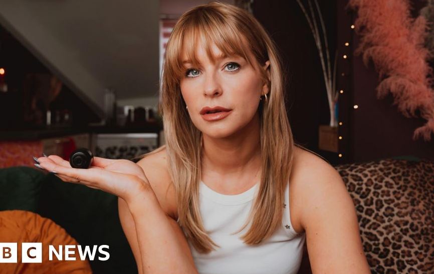 Rrëfimi tronditës i modeles Jess Davies: Burrat shpërndajnë fshehurazi video intime të grave