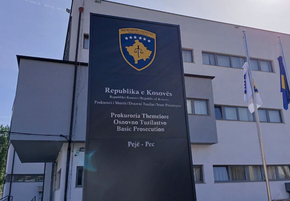 Aktakuzë ndaj pejanit, për dhunim të bashkëshortes dhe dhunë në familje