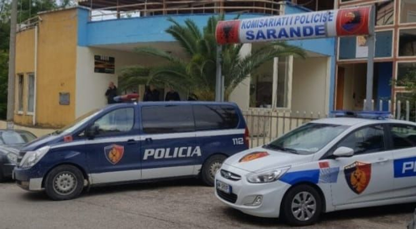 dhunohet-efektivi-i-policise-ne-sarande-u-sulmua-nga-disa-persona-kontrolle-ne-banesa-dhe-lokale-per-kapjen-e-autoreve