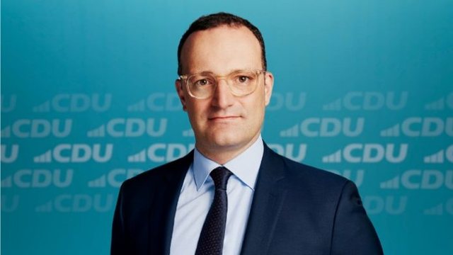 Lideri konservator gjerman, Jens Spahn dorëhiqet pas polemikave për surrogaci