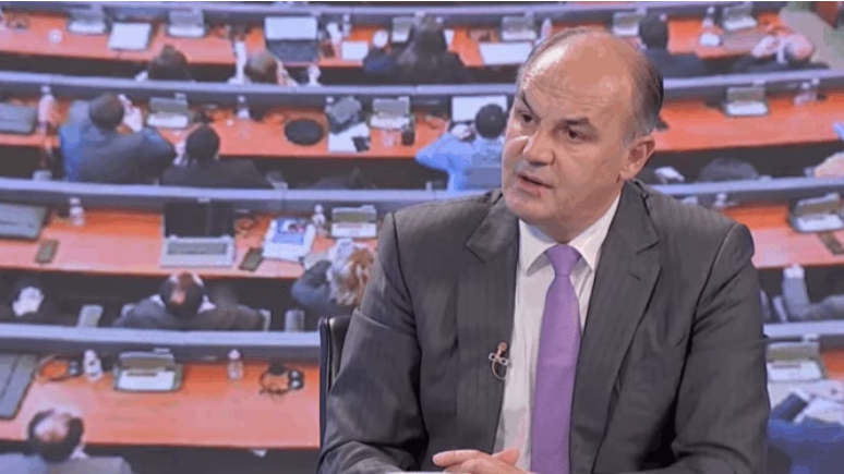 “Kosova po izolohet”, Hoxhaj kërkon rikthimin e Dialogut Strategjik me SHBA-në