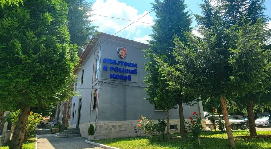 Korçë/ Rrëzohet aksidentalisht në banesë, humb jetën 62-vjeçari