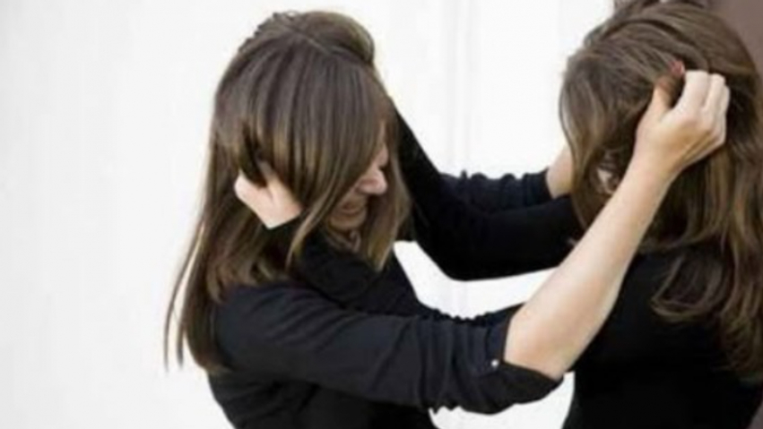14 vjeçarja ushtron dhunë ndaj motrës dhe vëllait në Pejë  largohet nga shtëpia
