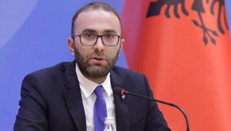 KE ngriti si shqetësim në raport rastin ‘Balluku’, Bardhi: SPAK t’i drejtohet pa vonesë Kuvendit për heqjen e imunitetit dhe arrestimin e ish zv kryeministres