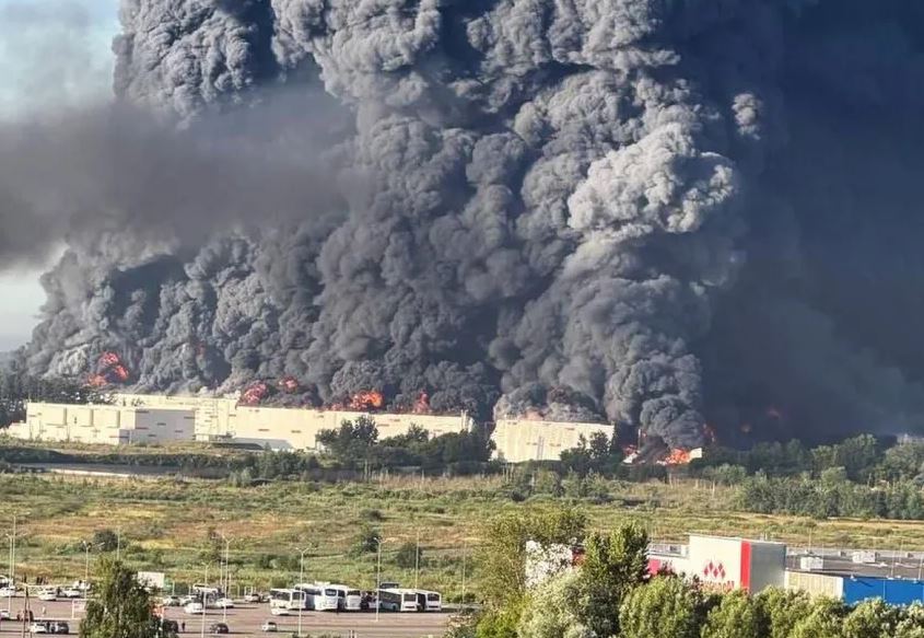 Sulmet ukrainase godasin magazinat e gjigantit rus të shitjeve online, shtatë viktima dhe ...