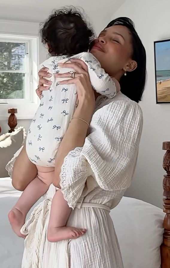 Whimsy Lou fiton betejën me kancerin, Nara Smith ndan lajmin emocionues