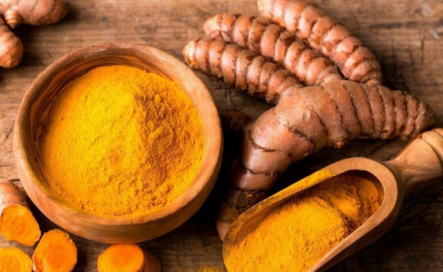 Shafrani i Indisë dhe se*si/ A rrit vërtet dëshirën se*suale apo është thjesht një mit?
