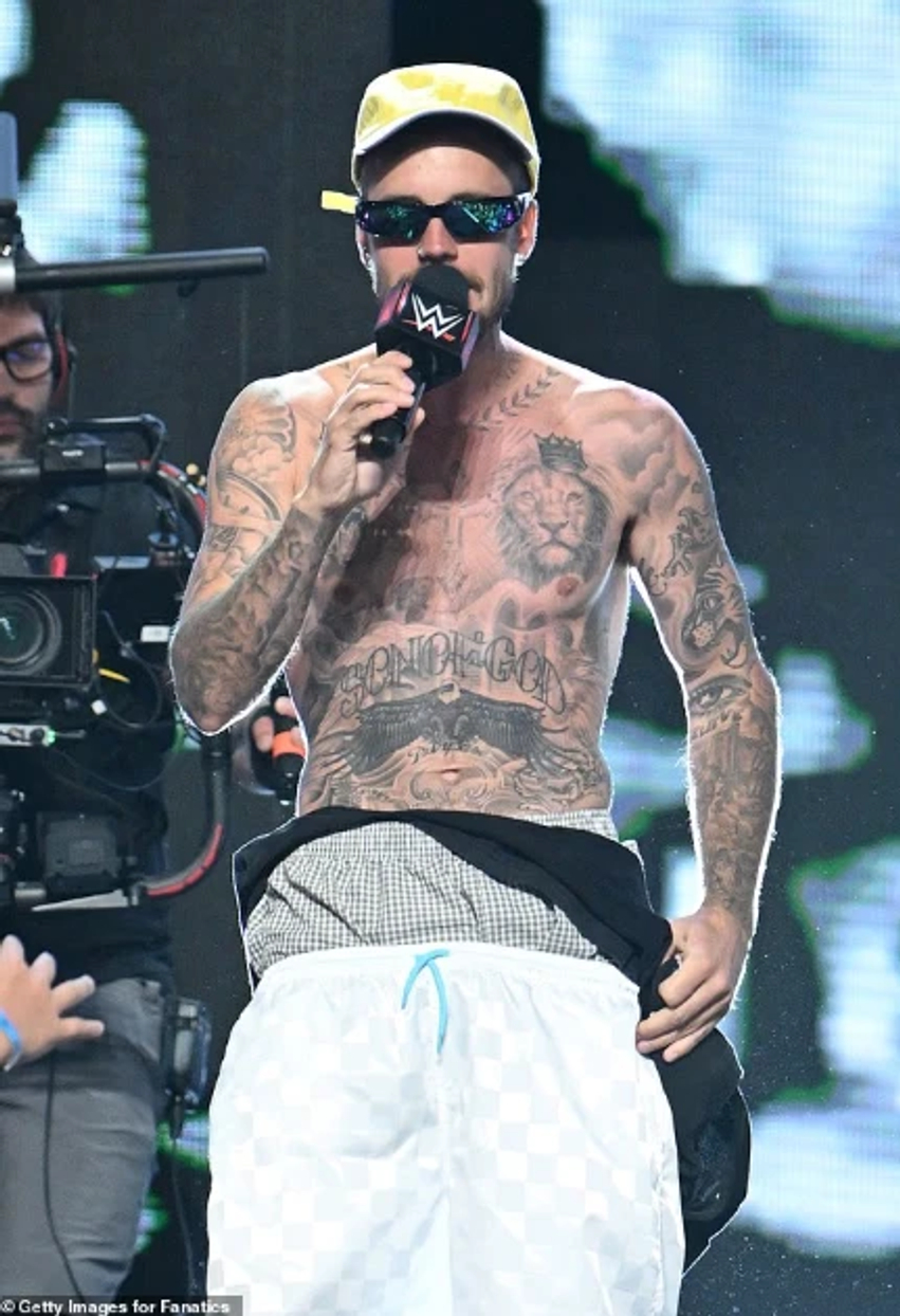 justin-bieber-shfaq-fizikun-e-tij-ne-performancen-para-finales-se-kupes-se-botes