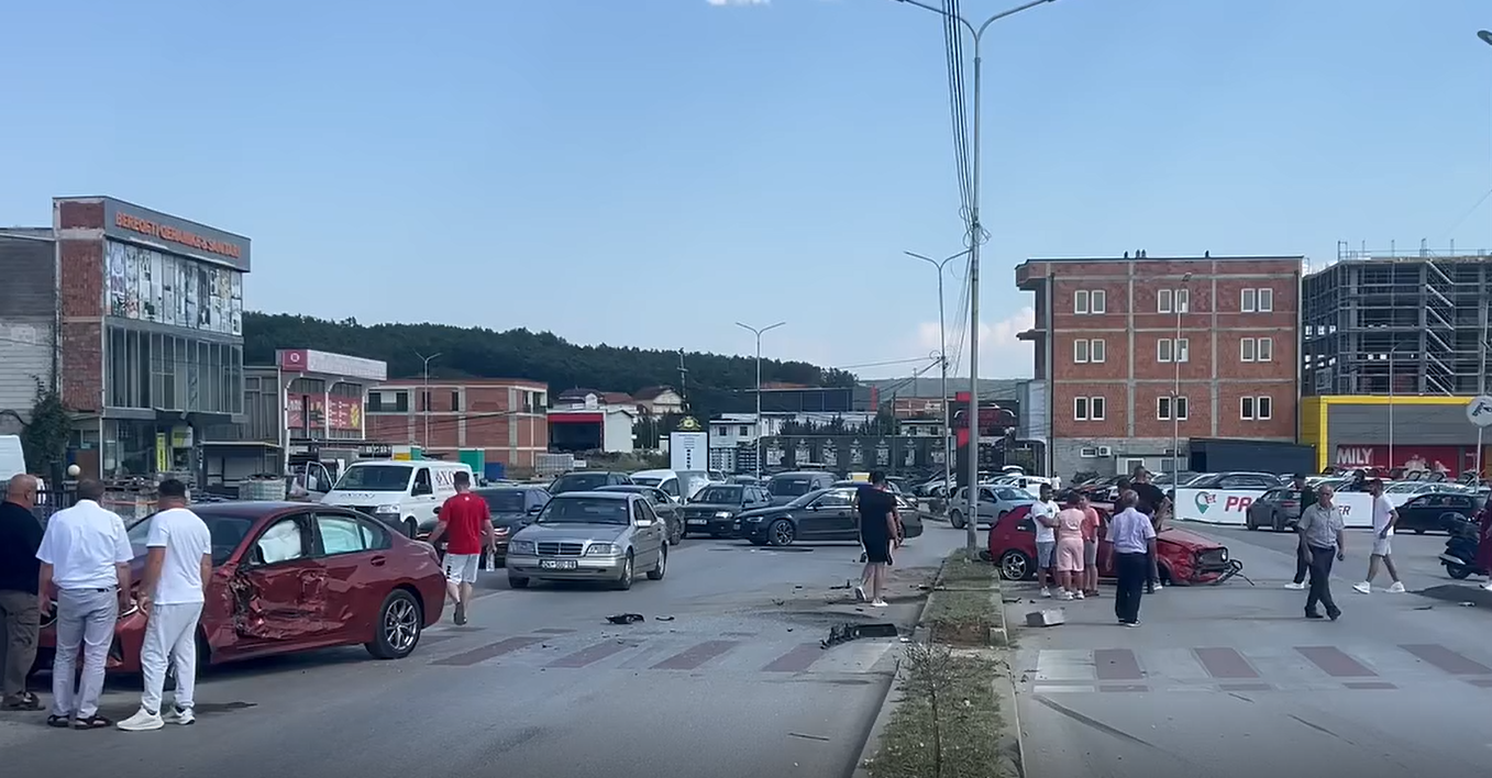Aksident i rëndë në Malishevë, përplasen dy vetura 