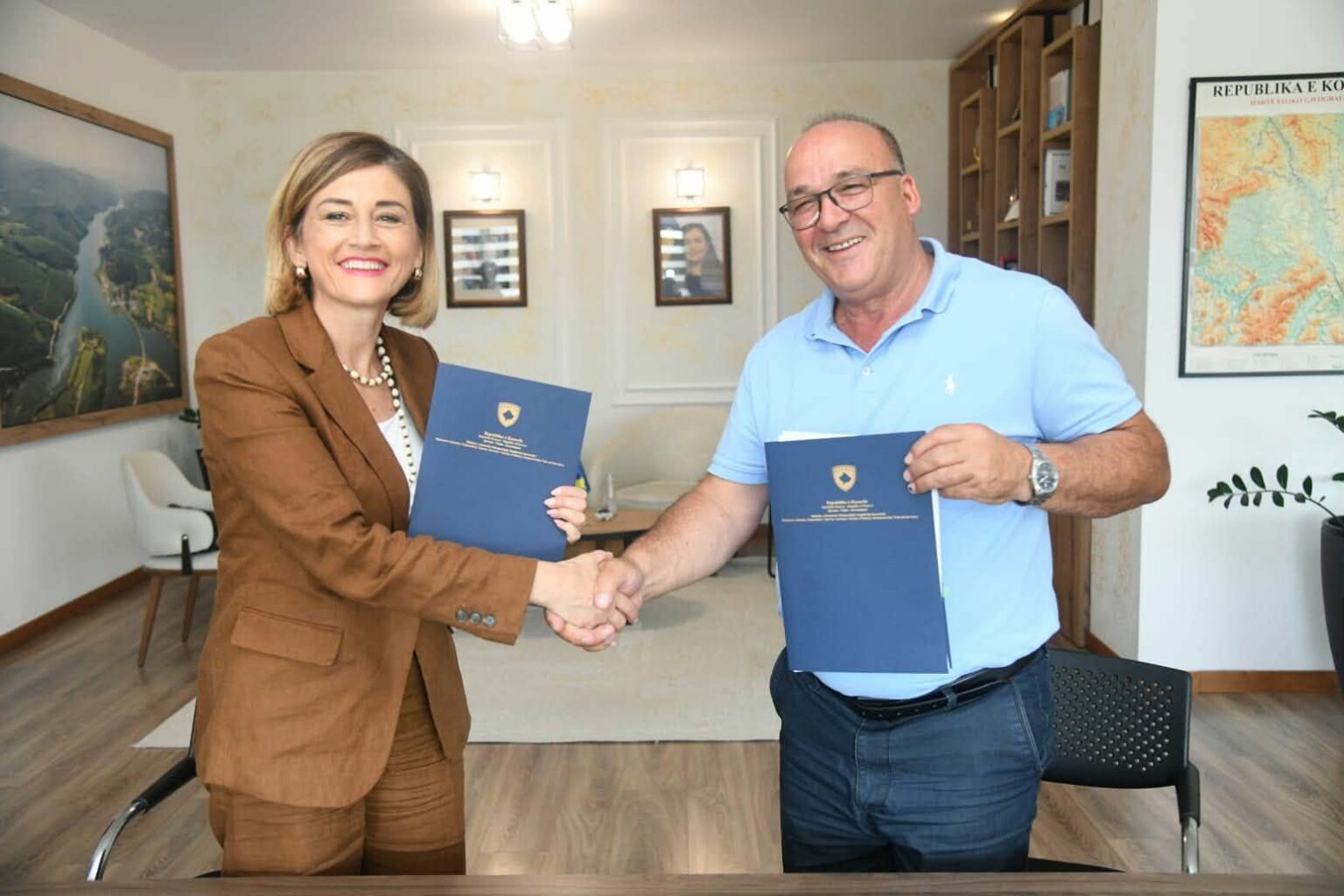 Nënshkruhet marrëveshja për ndërtimin e Parkut Industrial në Podujevë 