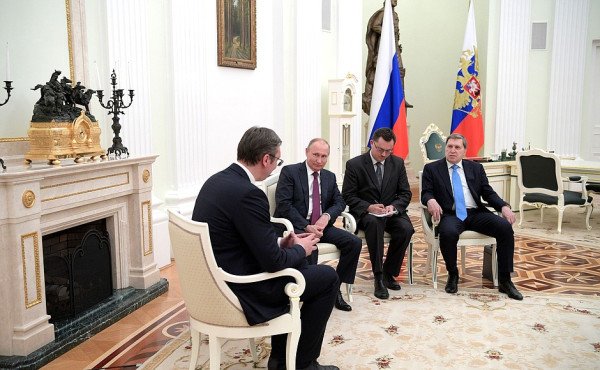 Vuçiq “kopjon” Putinin, lë të hapur mundësinë për t’u bërë sërish kryeministër i Serbisë