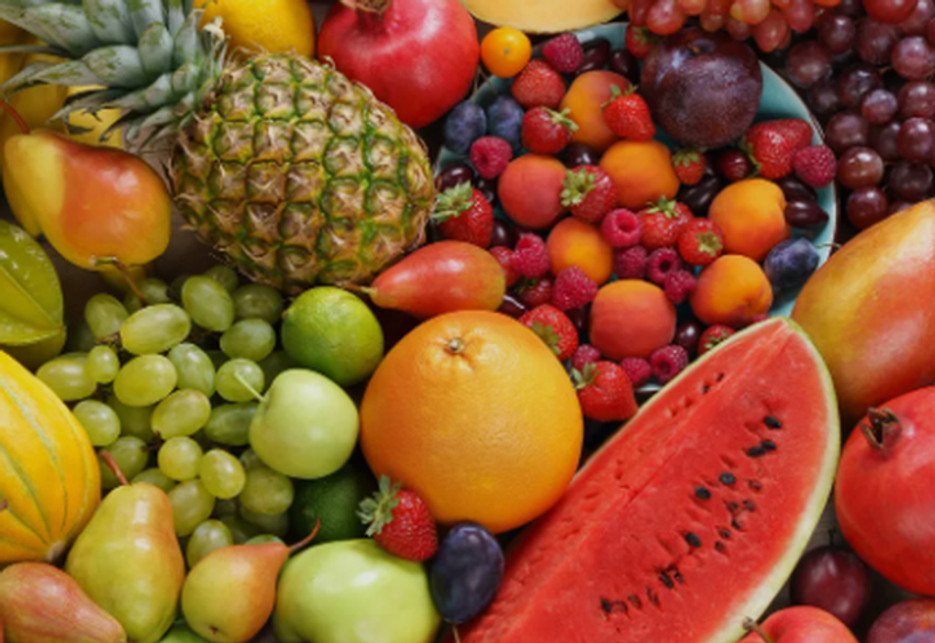 5-frutat-qe-ju-mbajne-te-hidratuar-gjate-diteve-te-nxehta-te-veres