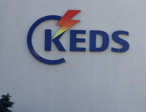 KEDS:Prishje e rrjetit elektrik në disa rajone si pasojë e erërave të forta