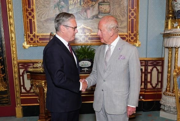 Mbreti Charles III pranon dorëheqjen e Starmerit: I uroj sukses pasardhësit tim