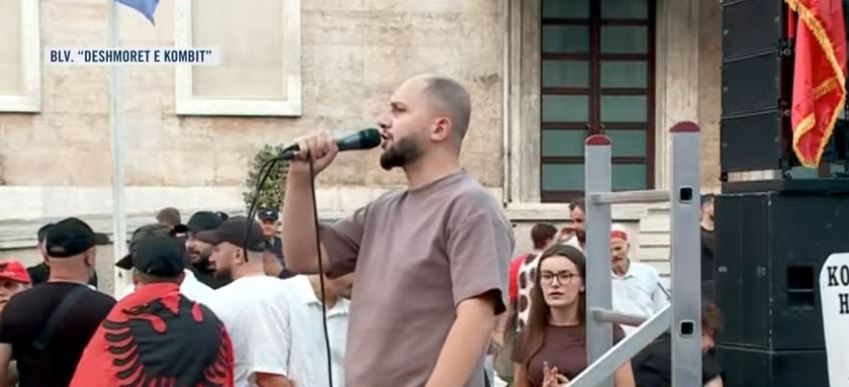 “Më datë 23 para Kuvendit, kanë frikë nga ne”- Aktivisti: Kanë fshirë datën e seancës plenare, bëjnë ligje për të vjedhur!