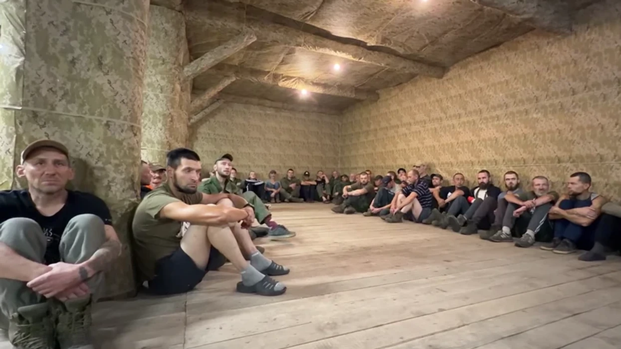 Regjimenti ukrainas zë rob lufte 64 ushtarë rusë