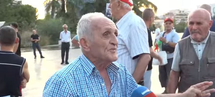  “Të ikin sa më parë këta qelbësira”- Qytetari në ditën e 51-të të revoltës: As pronat s’na i kompensuan!