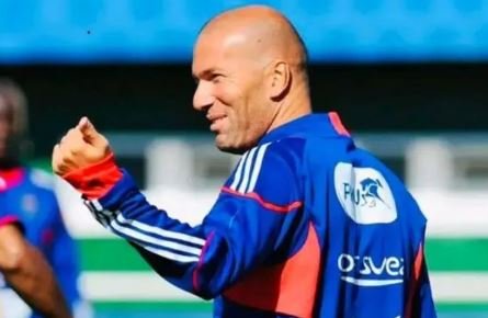 Zidane firmos deri në vitin 2030, Barthez dhe Diomede dy të besuarit e ti
