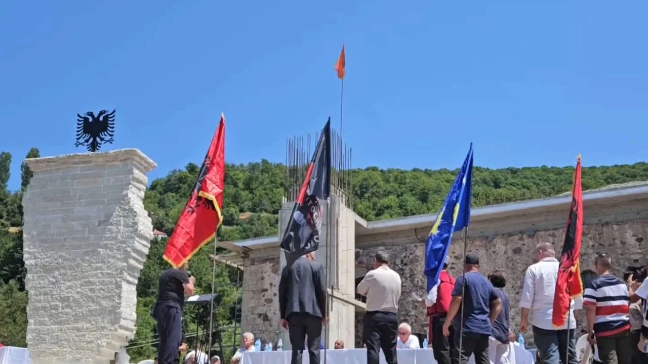 Përkujtohet masakra e Lusnës/ Pllakë përkujtimore për viktimat, kujtohen 21 të vrarët