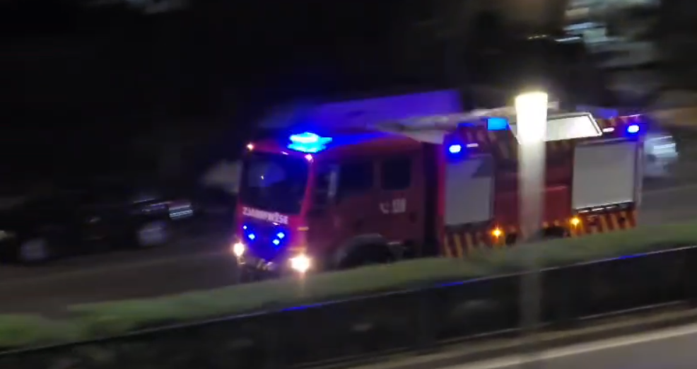Stuhia godet Vlorën, pushuesit largohen me nxitim nga plazhi