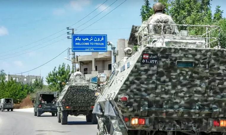 Banorët rikthehen në jug të Libanit, kundërshtojnë pretendimet për tërheqjen izraelite
