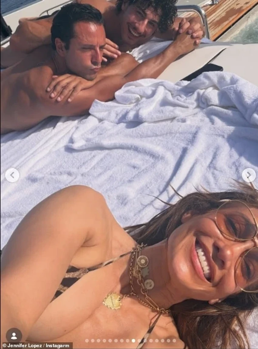 Jennifer Lopez mahnit me pozat nga festa e ditëlindjes së motrës së saj 2 Image