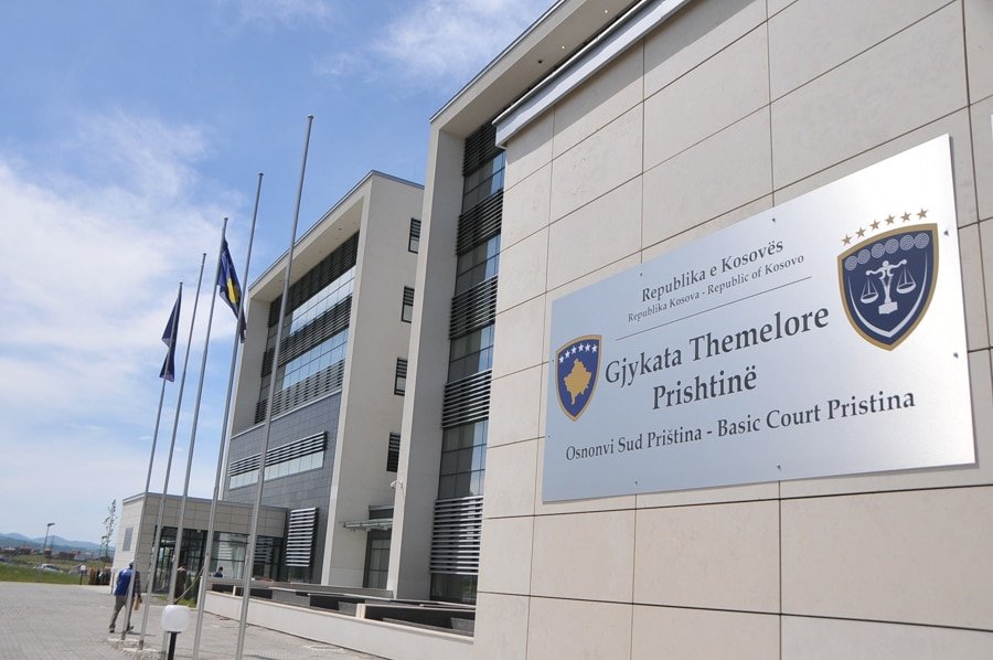Arrestohet një zyrtar në Prishtinë, dyshohet për keqpërdorim detyre dhe falsifikim dokumentesh 