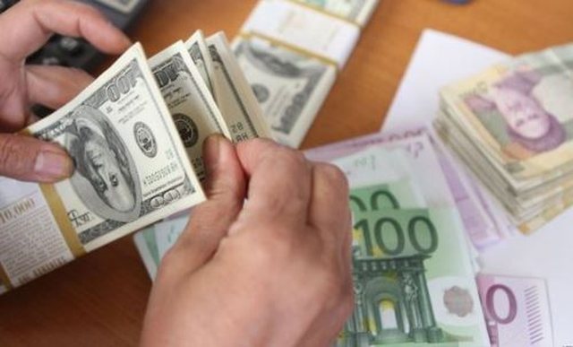 Çfarë po ndodh me monedhat e huaja? 