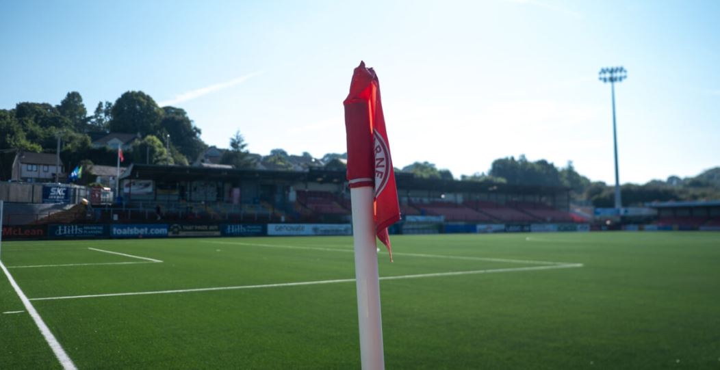 Klubi irlandez reagon për Kosovën me veprimin e serbëve, e hoqëm nga tribuna...